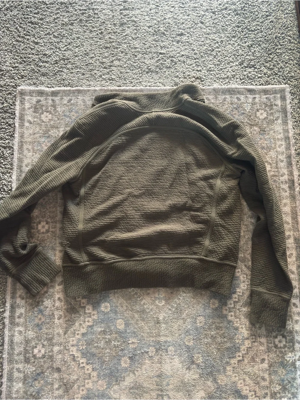 Lululemon On Repeat Bomber in Forest Green 2 NWOT size 6